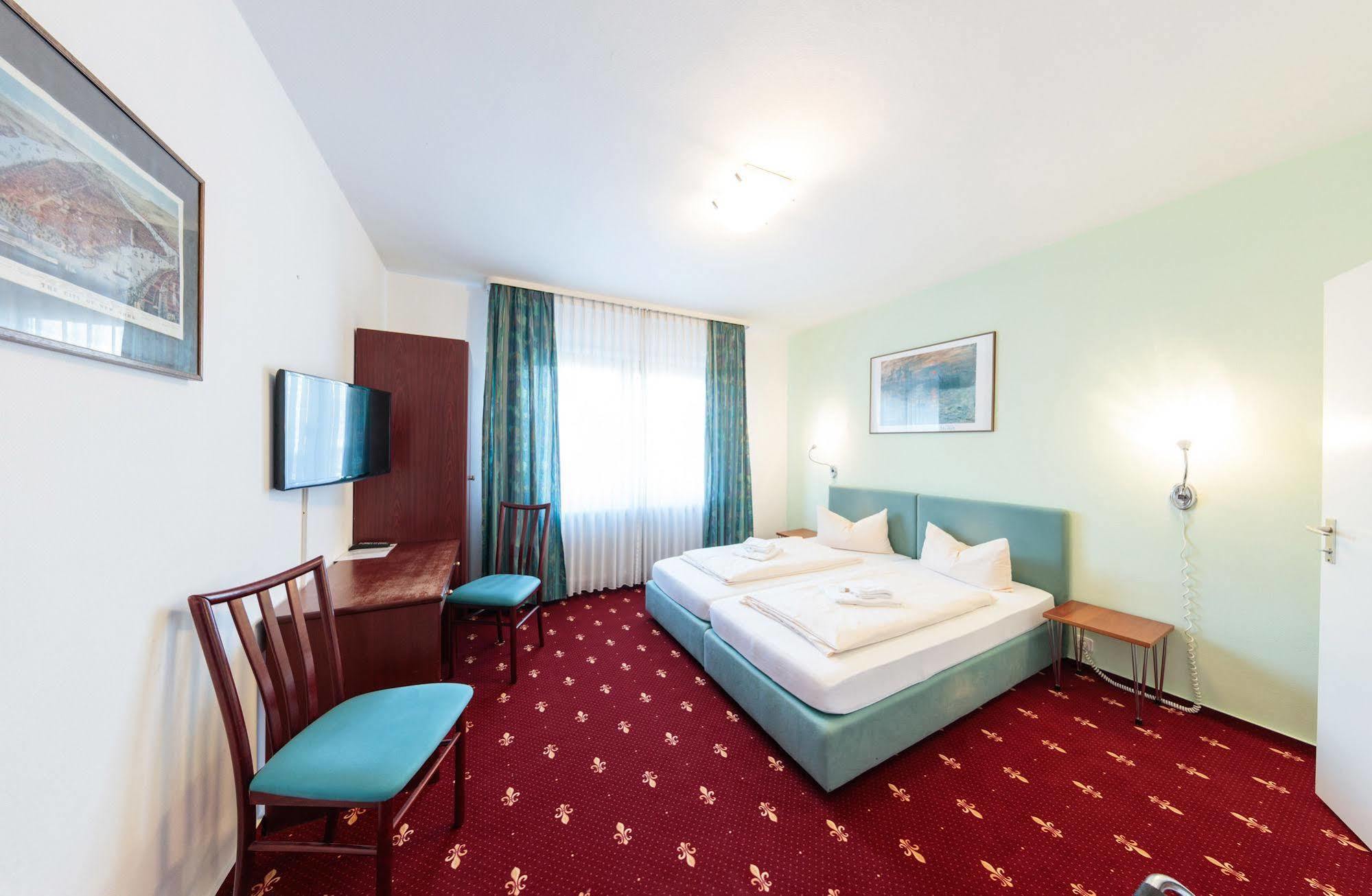 Hotel Central Hauptbahnhof Heidelberg Exterior photo